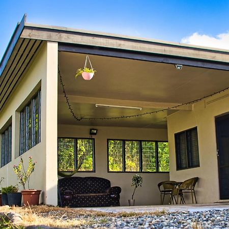 Guddy'S Riverside Cottage Nausori Exterior photo