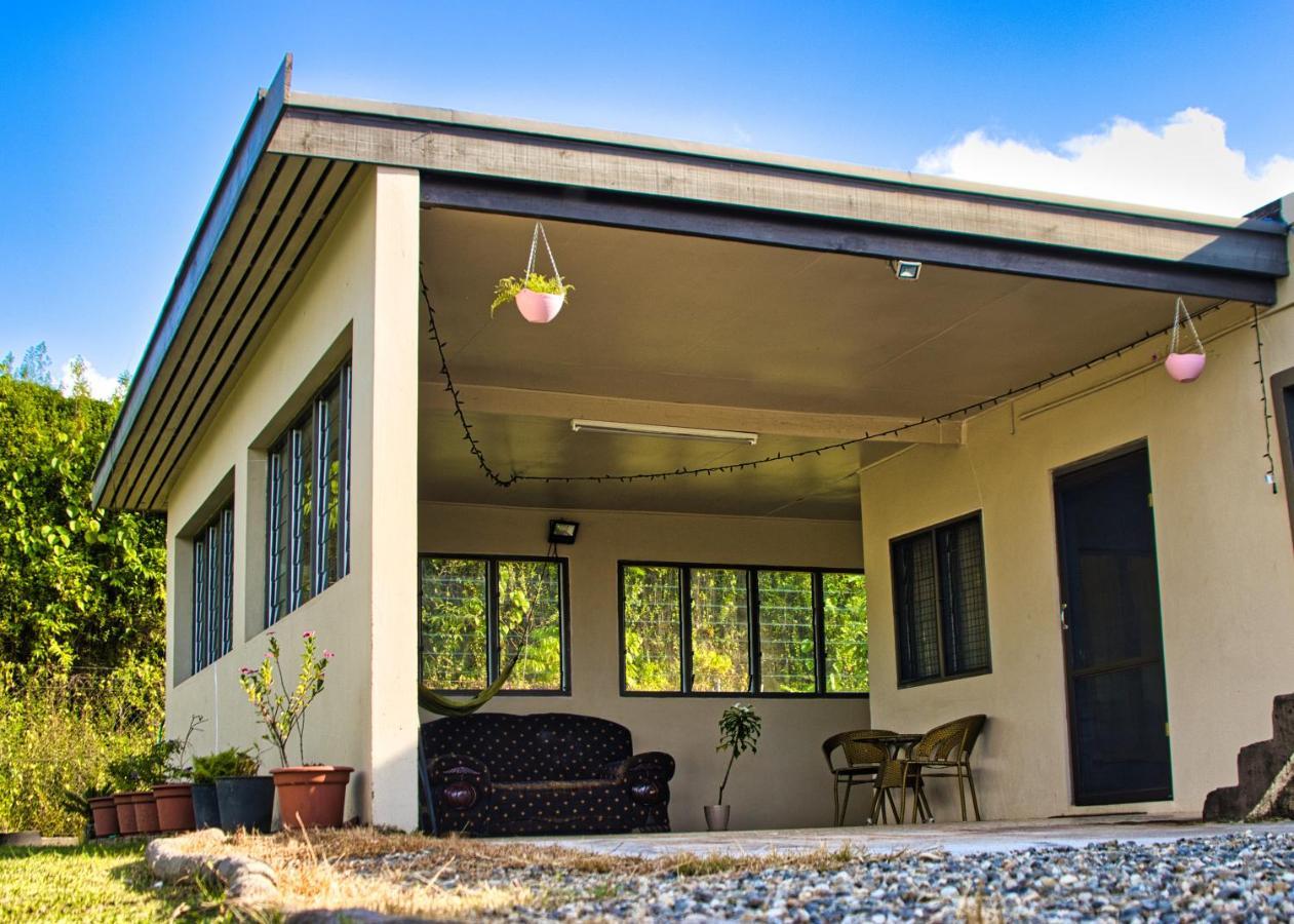 Guddy'S Riverside Cottage Nausori Exterior photo